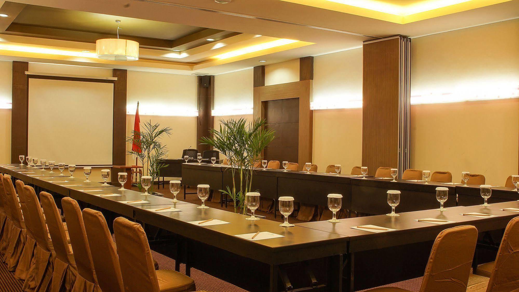 Sofyan Hotel Soepomo Dżakarta Zewnętrze zdjęcie